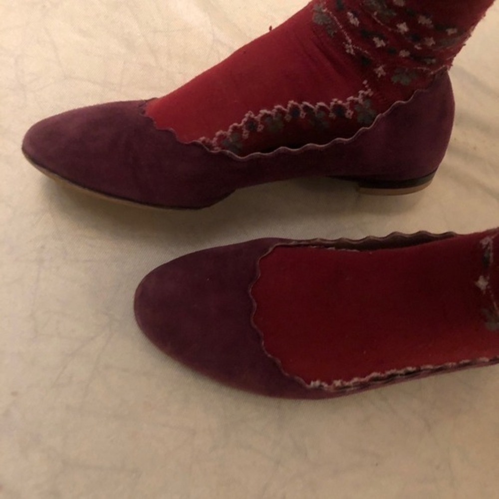 Chloe Lauren Scalloped Suede Ballet Flats Burgundy Plum Size 35.5 Made in Italy - Picture 3 of 11